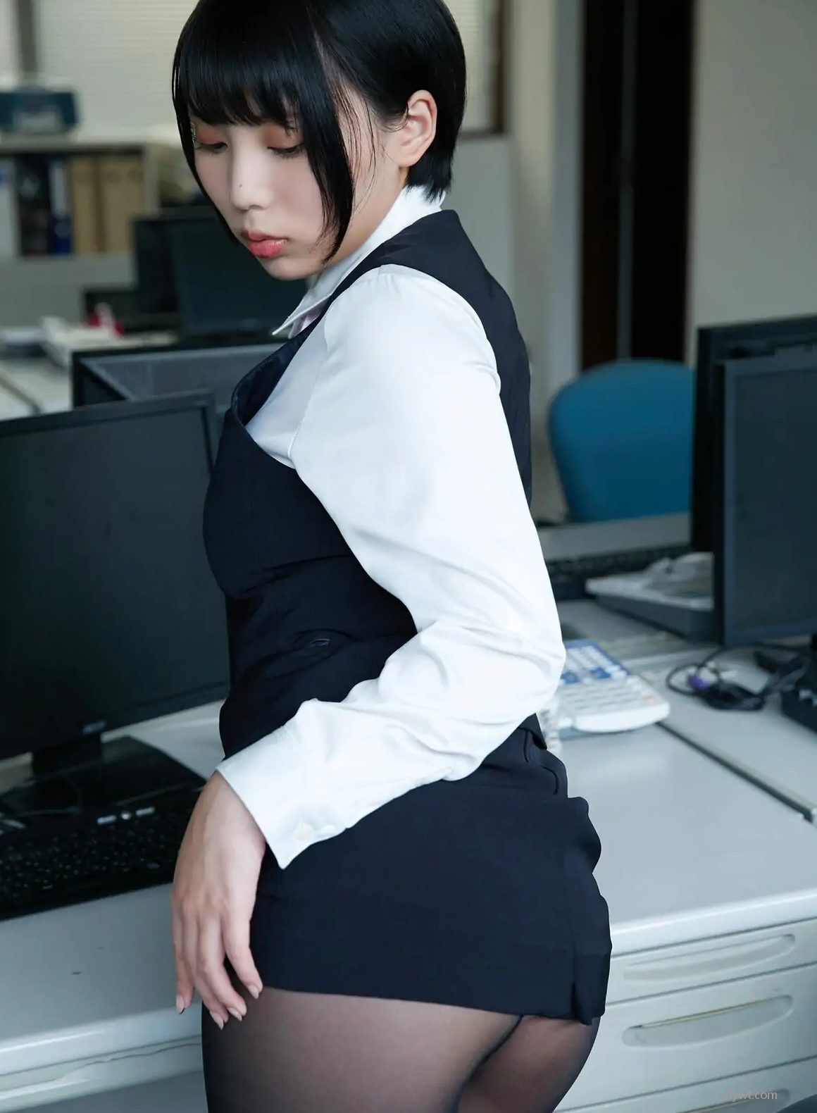 Kaoru Yasui Tΰλ(69P) employee - λ` Yasui-san new A [photobook] 1ҳ